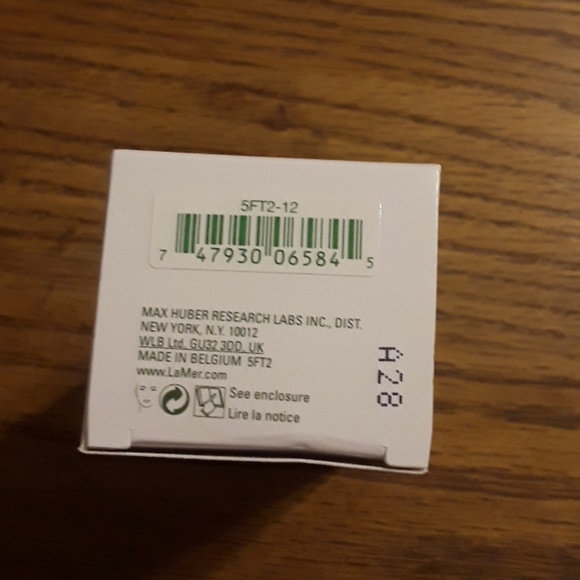 SOLD** La mer soft fluid foundation - Picture 4 of 6